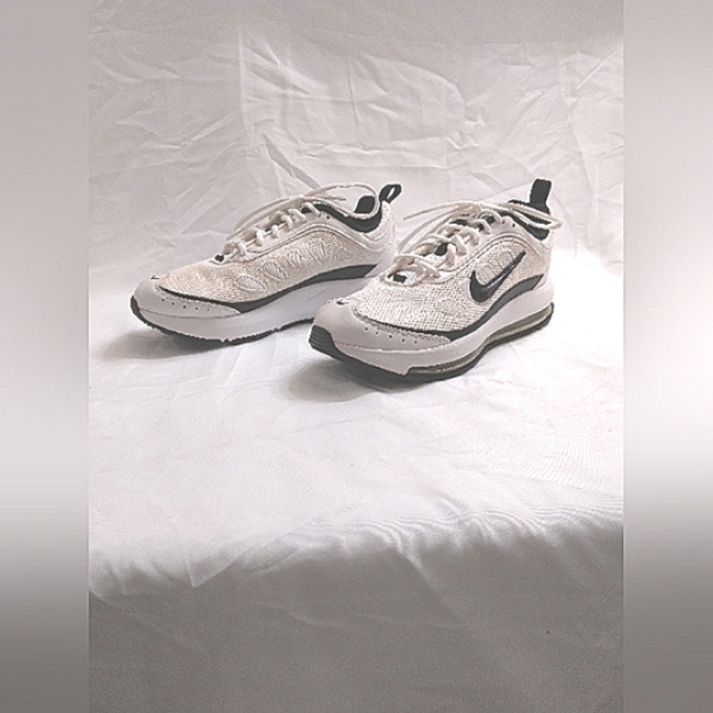 Nike Air Max Ap Low Top Lace Up Running Shoe Mesh Material 8.5